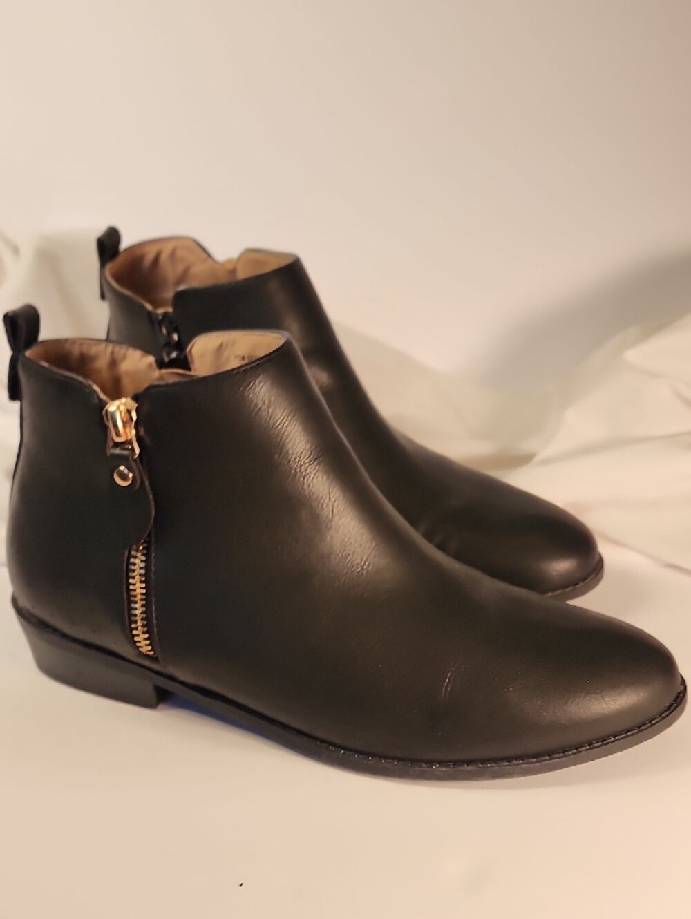 Black Leather Ankle Boots with Side Zip From Macy's Journee Collection Size 9 - Picture 8 of 8